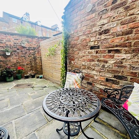 Bootham Apartment 32 - Free Parking - Five Minute Walk To York Minster Bagian luar foto