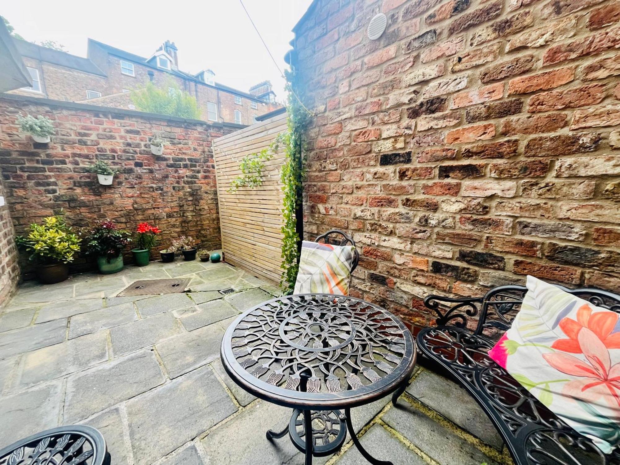 Bootham Apartment 32 - Free Parking - Five Minute Walk To York Minster Bagian luar foto
